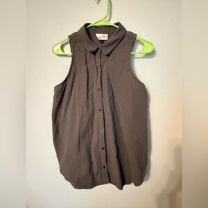Gray Universal Thread  cotton sleeveless button-down shirt. Sz M